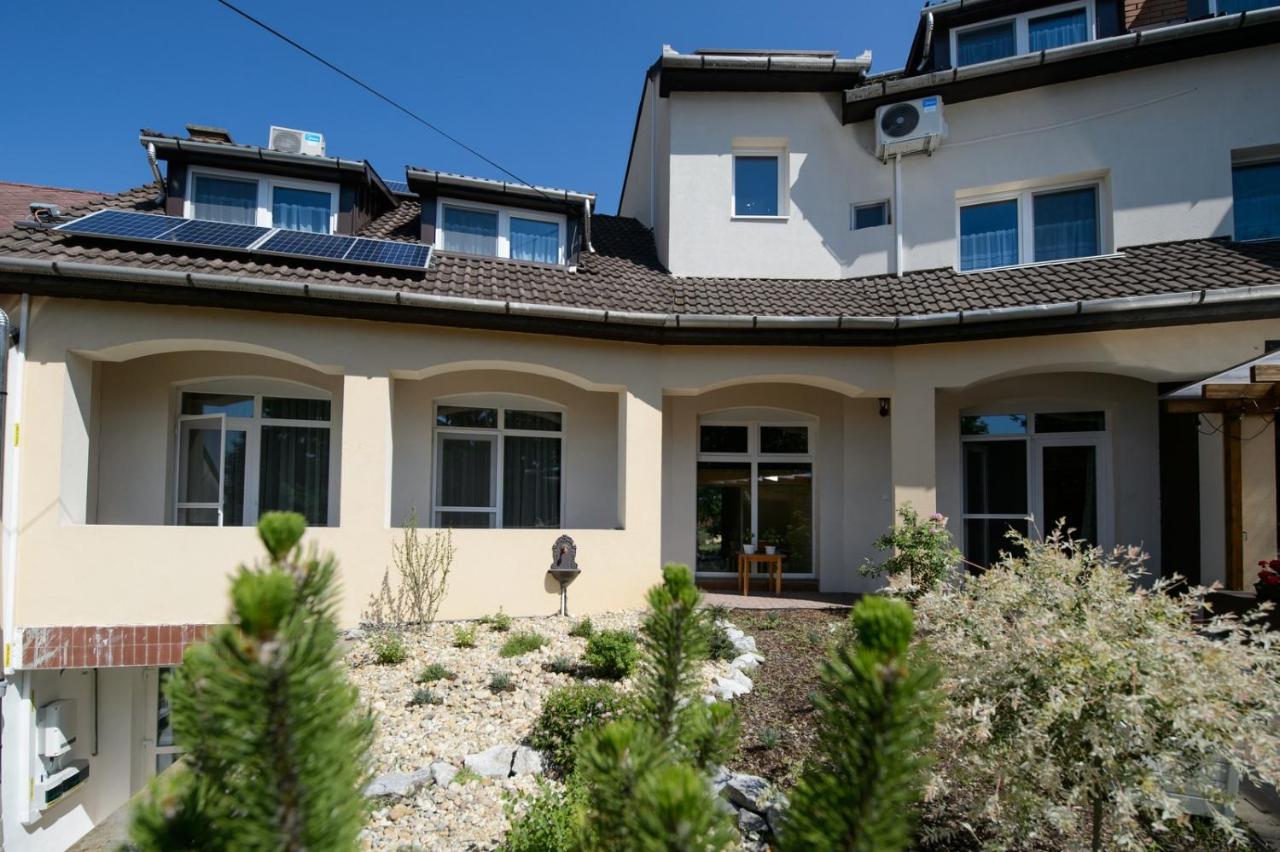 Illaberek Panzio Hotel Eger Exterior foto