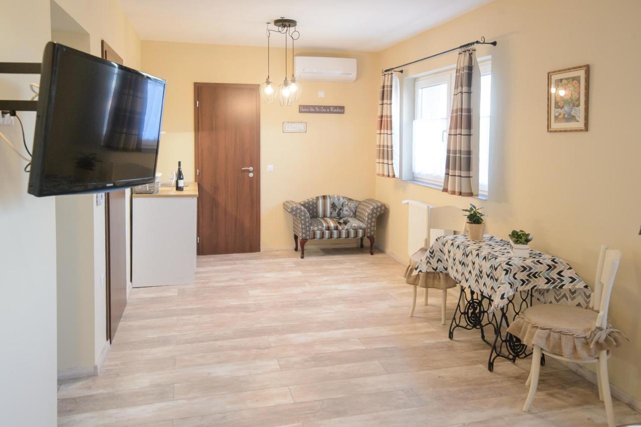 Illaberek Panzio Hotel Eger Exterior foto